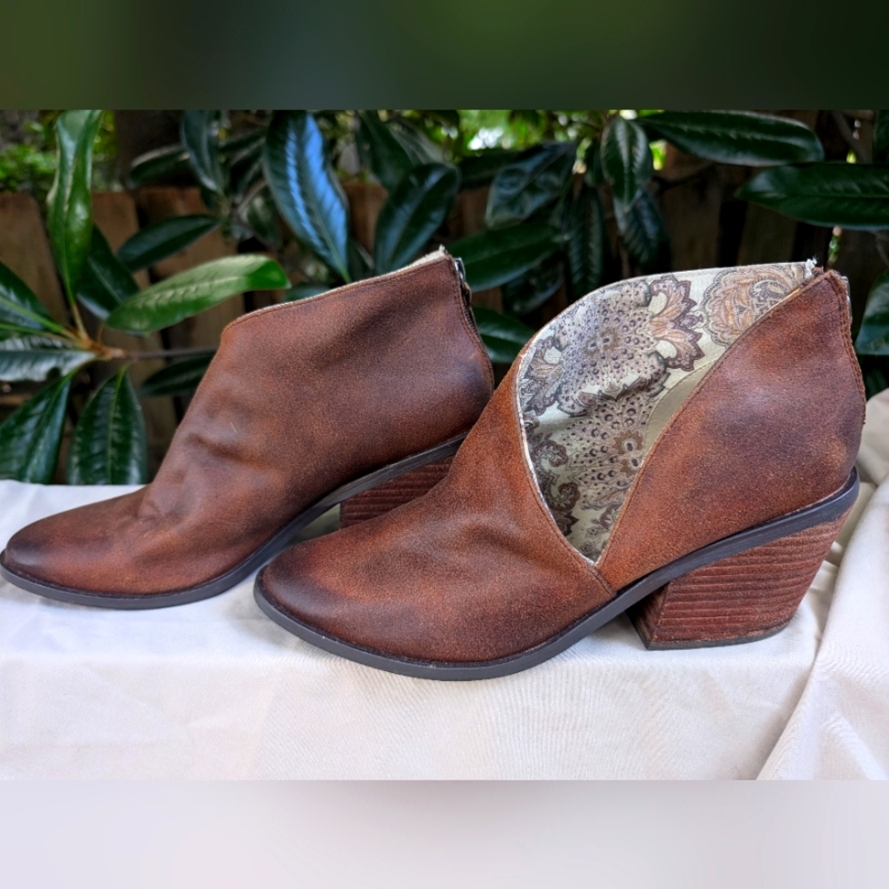 Band of Gypsies cutaway ankleboots 10